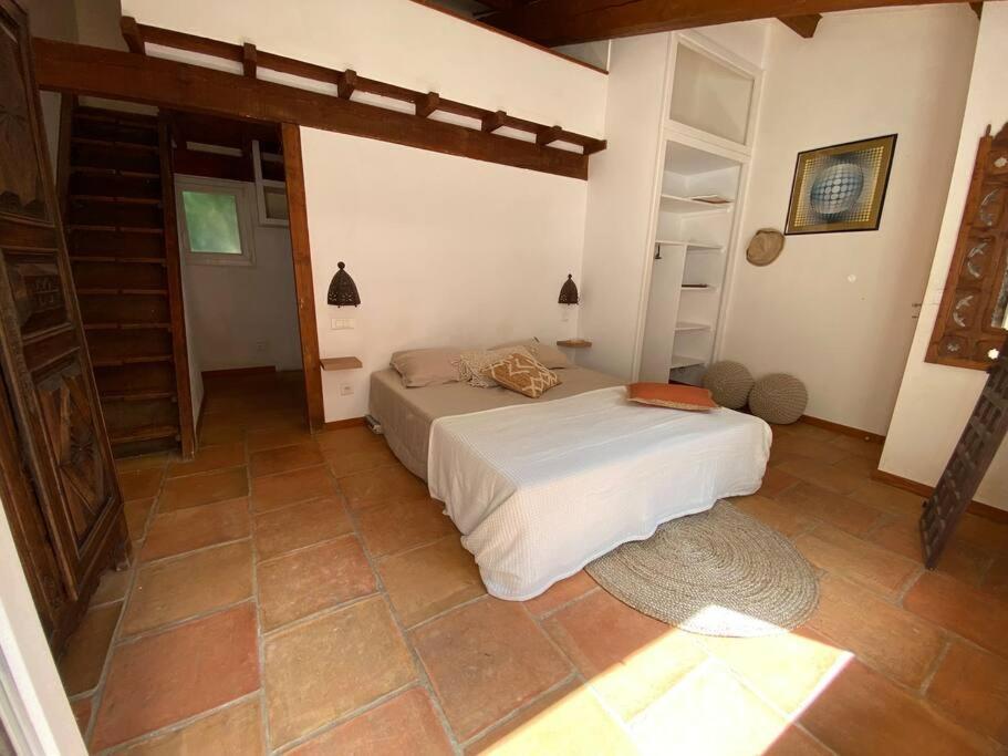 Petit Mas Calme Typique Du Sud ! Villa Valergues Eksteriør bilde